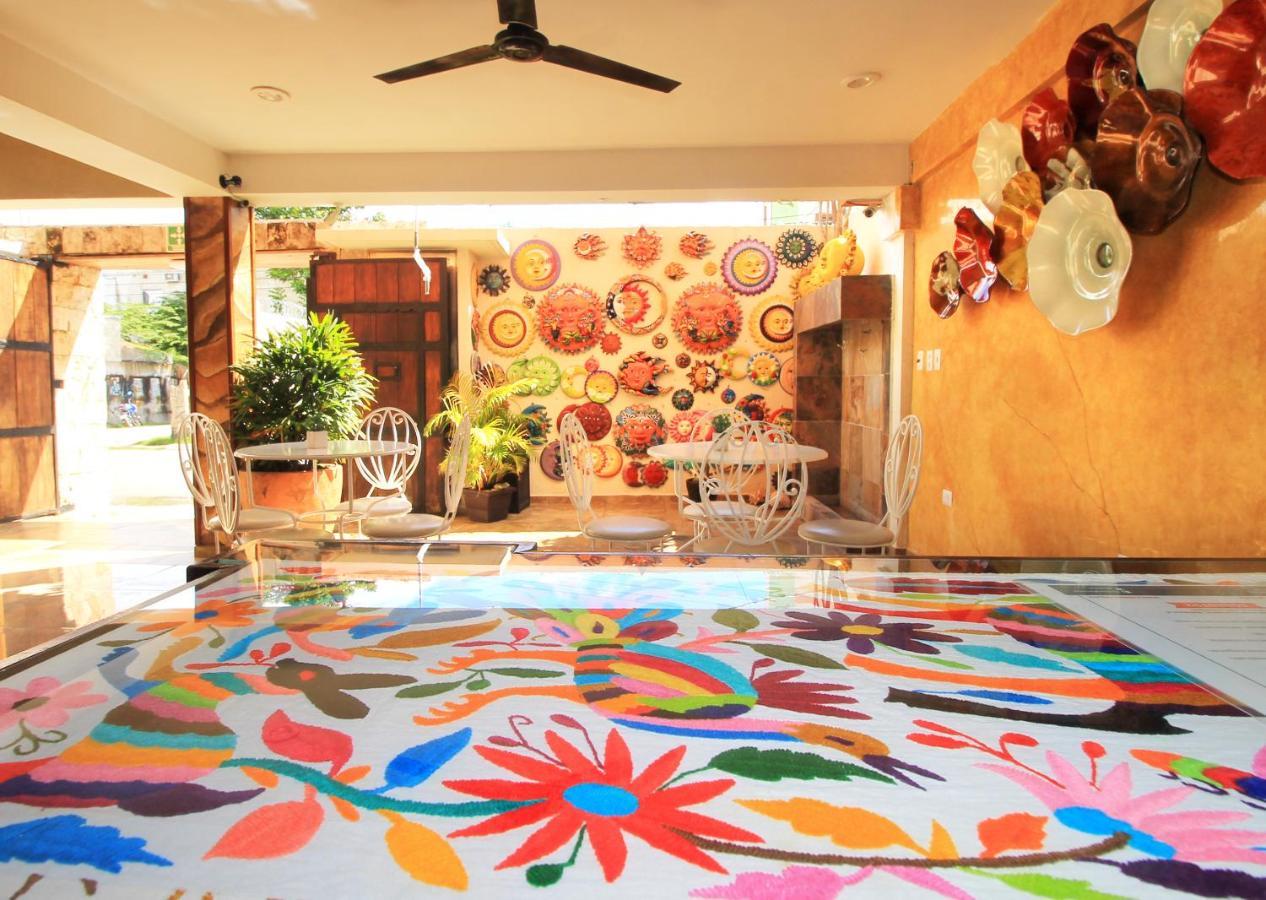 Papagayo Hotel Boutique Playa del Carmen Extérieur photo A floor painted with the technique